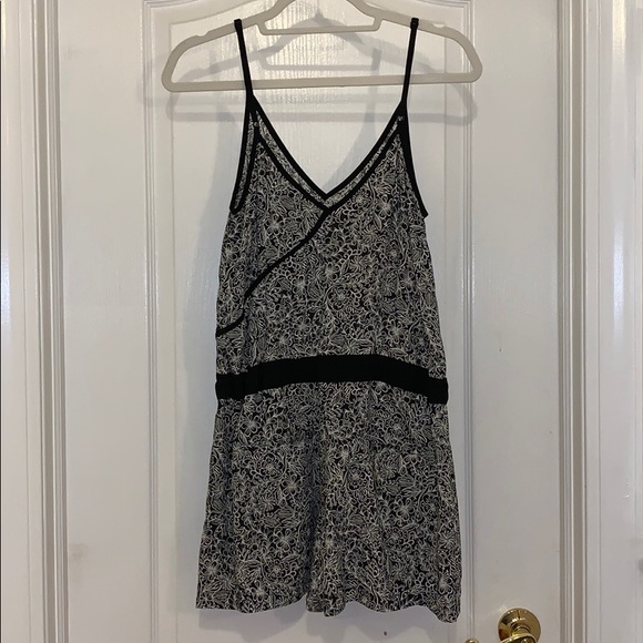 French Connection Black Floral Romper - Picture 5 of 8